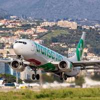 Avion de la compagnie aérienne Transavia sur les pistes de l'Aéroport Nice Côte d'Azur